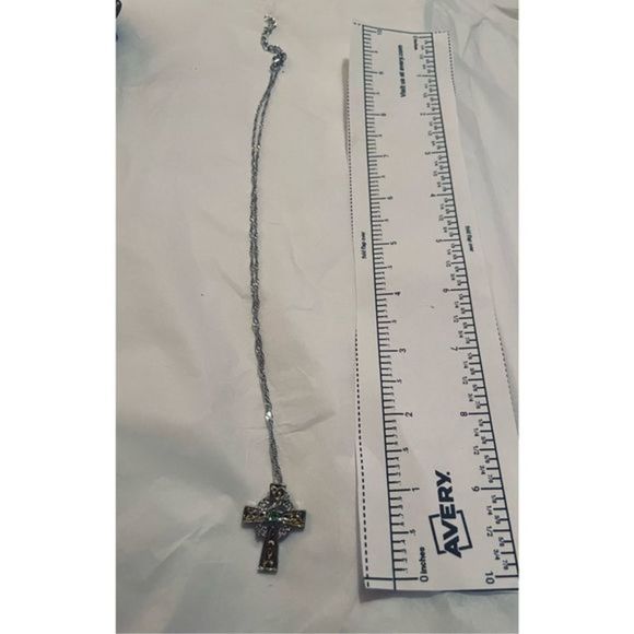 Cute SILVER CELTIC CROSS NECKLACE - Picture 5 of 7